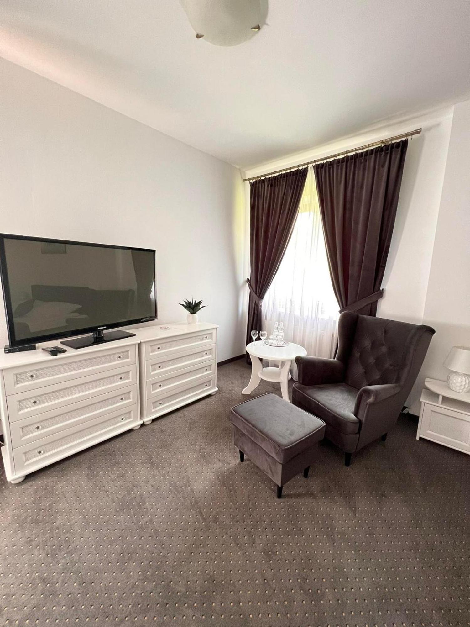 Hotel Park Opoczno Ngoại thất bức ảnh
