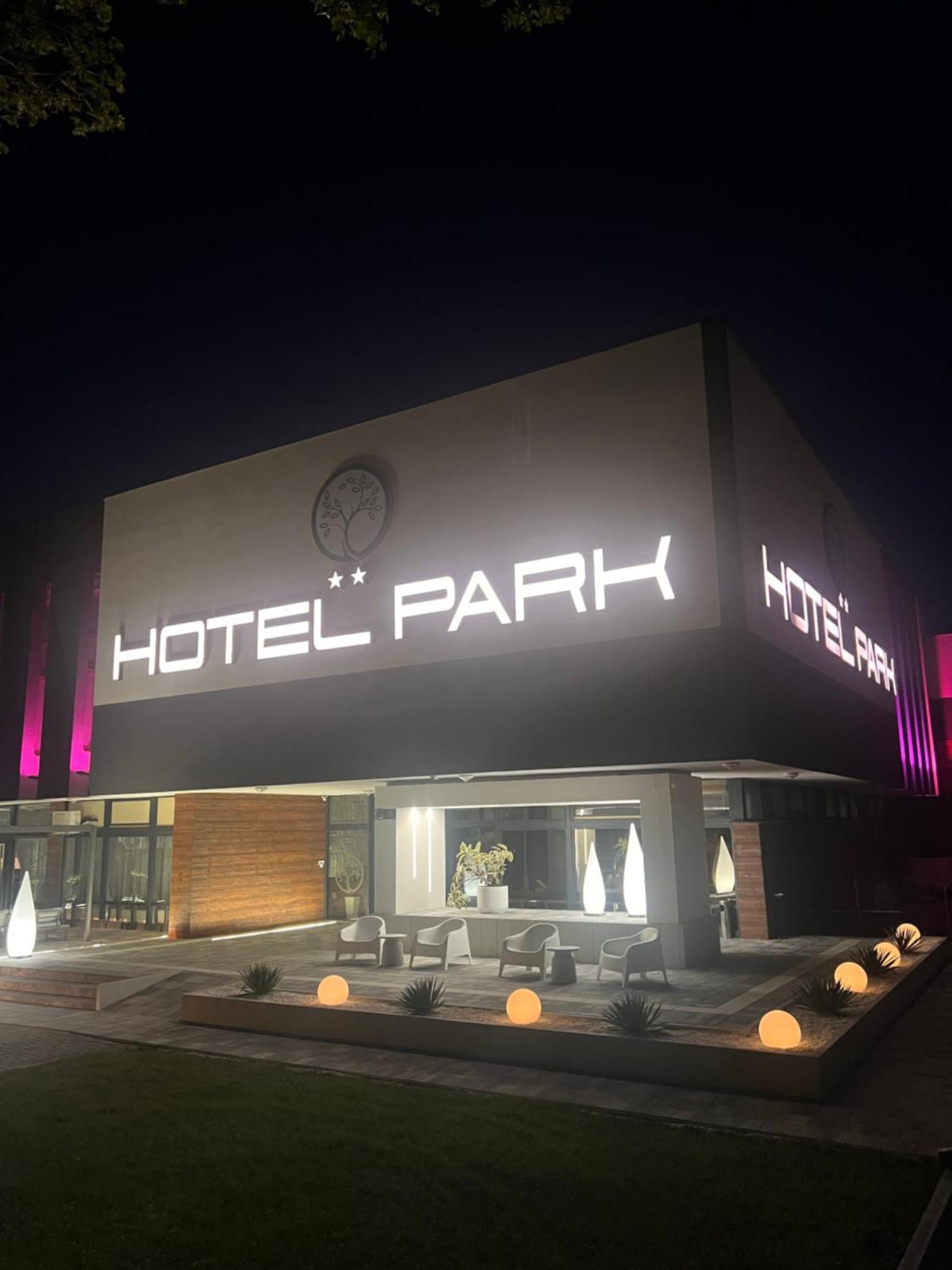 Hotel Park Opoczno Ngoại thất bức ảnh