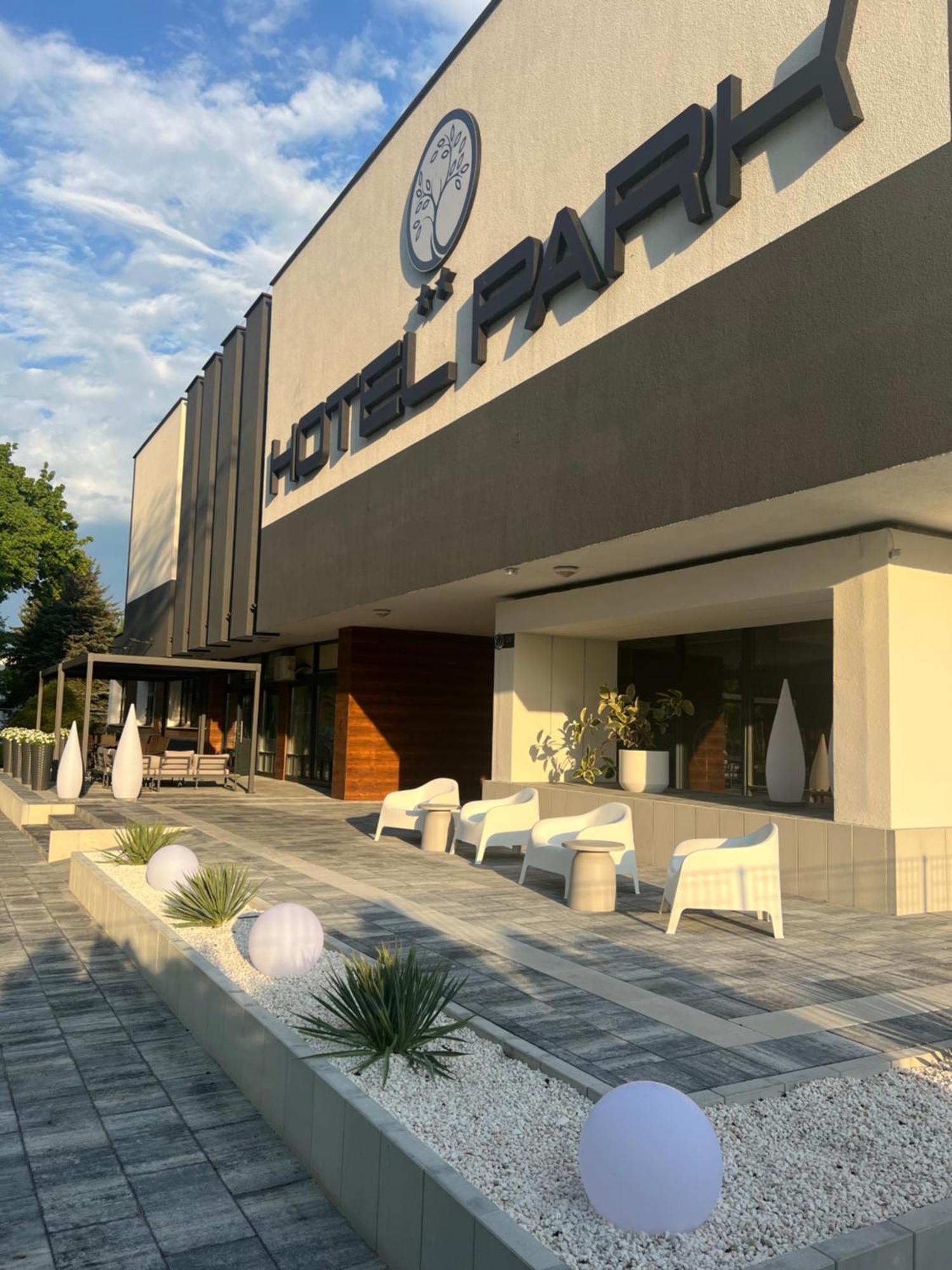 Hotel Park Opoczno Ngoại thất bức ảnh